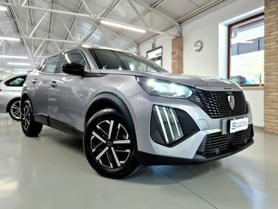 Peugeot 2008 1.2 puretech Active s&s 100cv usata