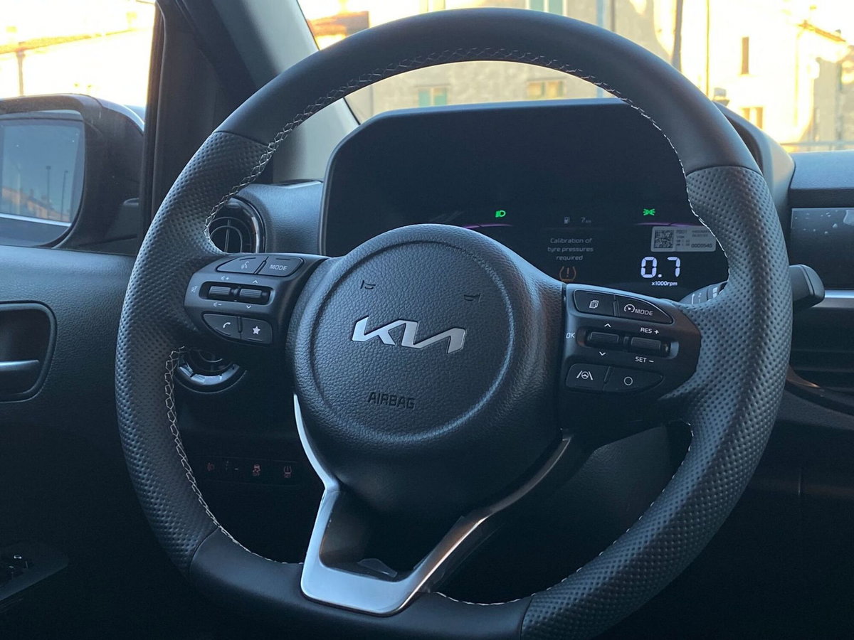 Kia Picanto 1.0 mpi Urban (10)
