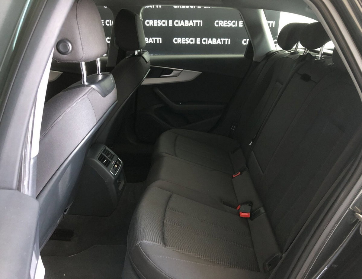 Audi A4 40 TDI quattro S tronic Business Advanced (9)