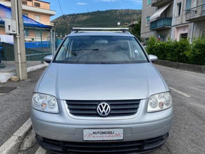 Volkswagen Touran 16V FSI Highline usata