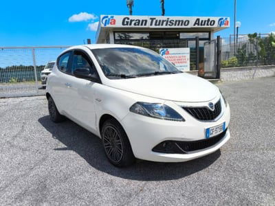 Lancia Ypsilon 1.0 FireFly 5 porte S&S Hybrid Ecochic Gold usata