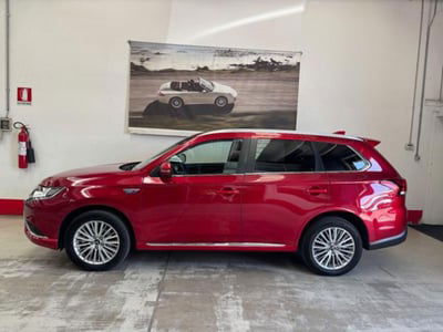 Mitsubishi Outlander 2.4 MIVEC 4WD PHEV Instyle SDA usata