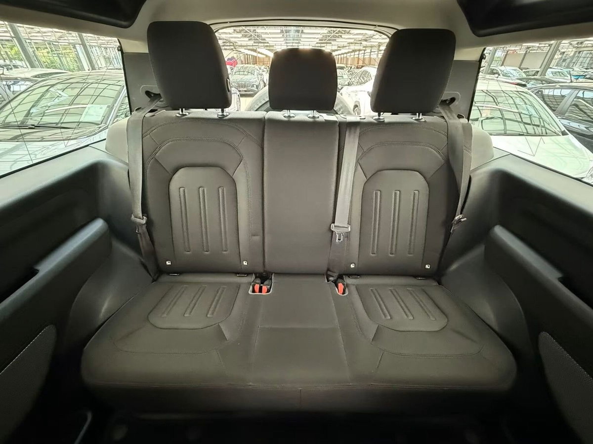 Land Rover Defender 90 3.0D I6 200 CV AWD Auto Commercial (17)