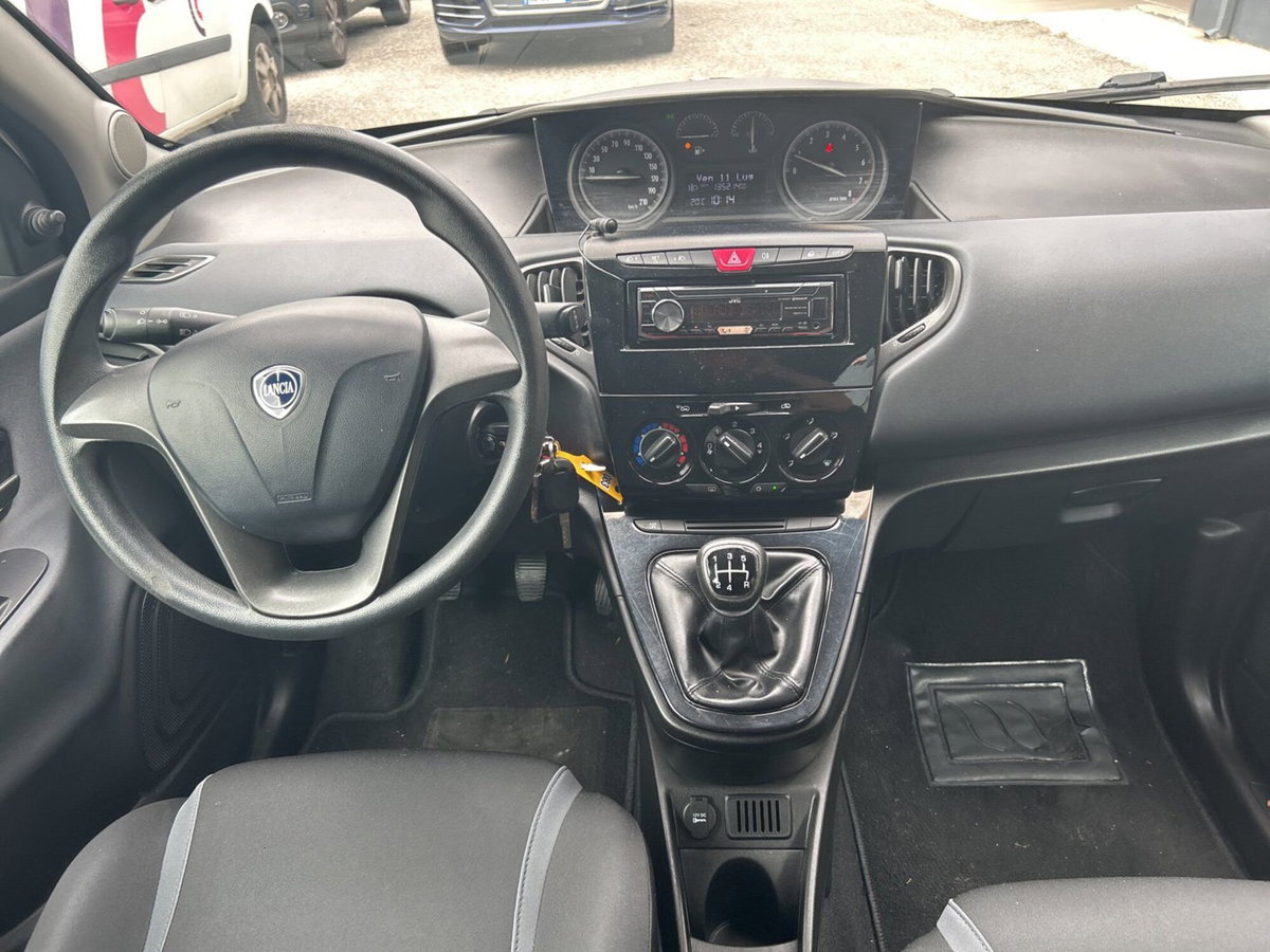 Lancia Ypsilon 1.2 69 CV 5 porte Mya (13)