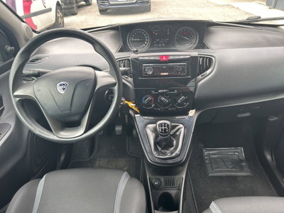Lancia Ypsilon 1.2 69 CV 5 porte Mya (13)