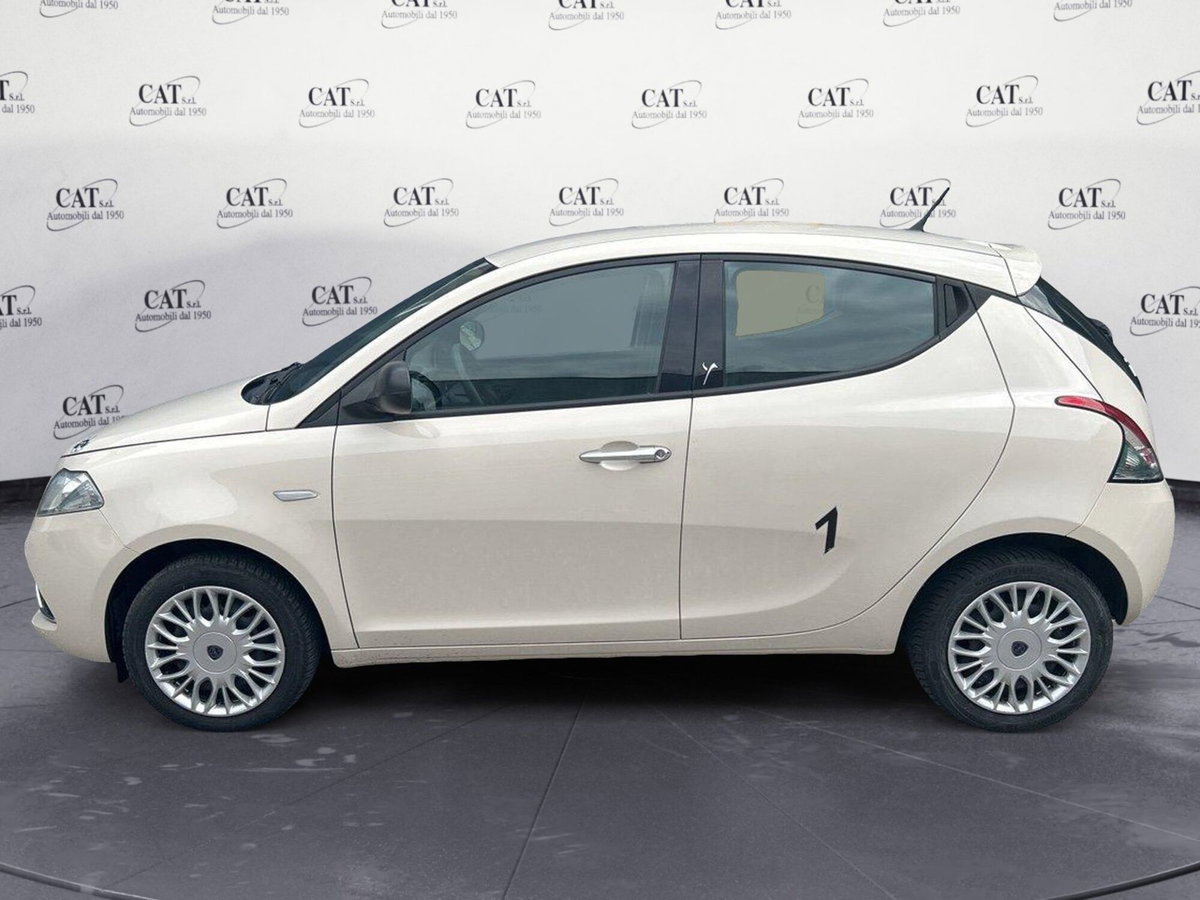 Lancia Ypsilon 1.2 69 CV 5 porte Mya (4)