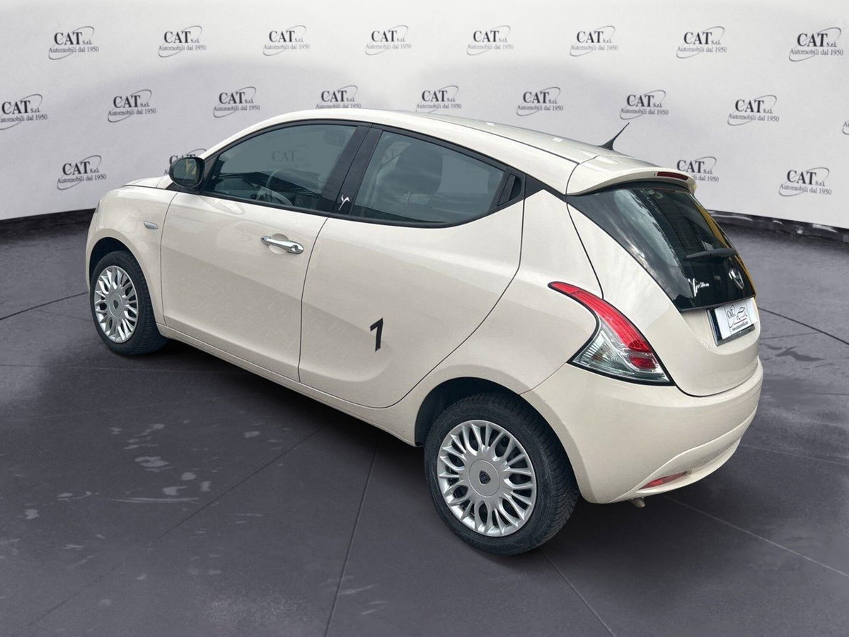 Lancia Ypsilon 1.2 69 CV 5 porte Mya (5)