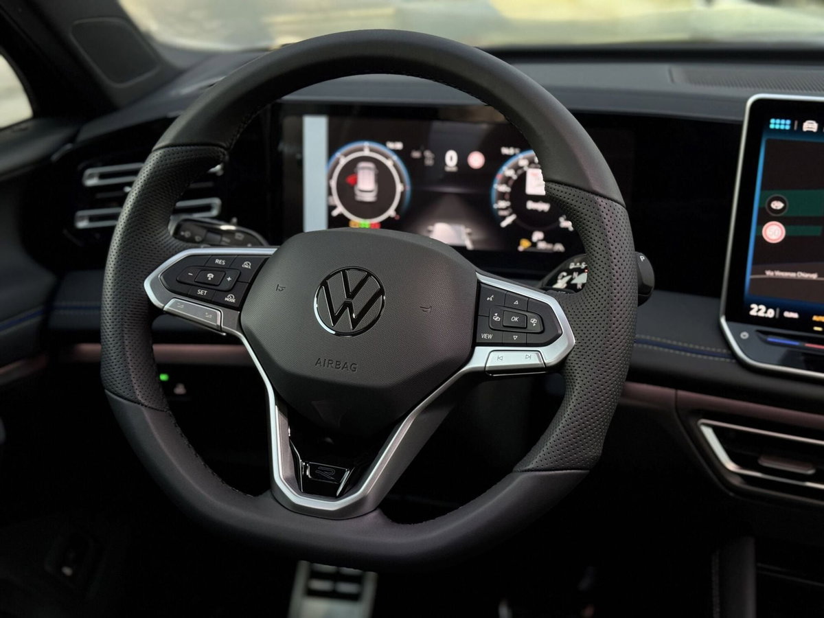 Volkswagen Tiguan 2.0 tdi R-Line 150cv dsg (11)