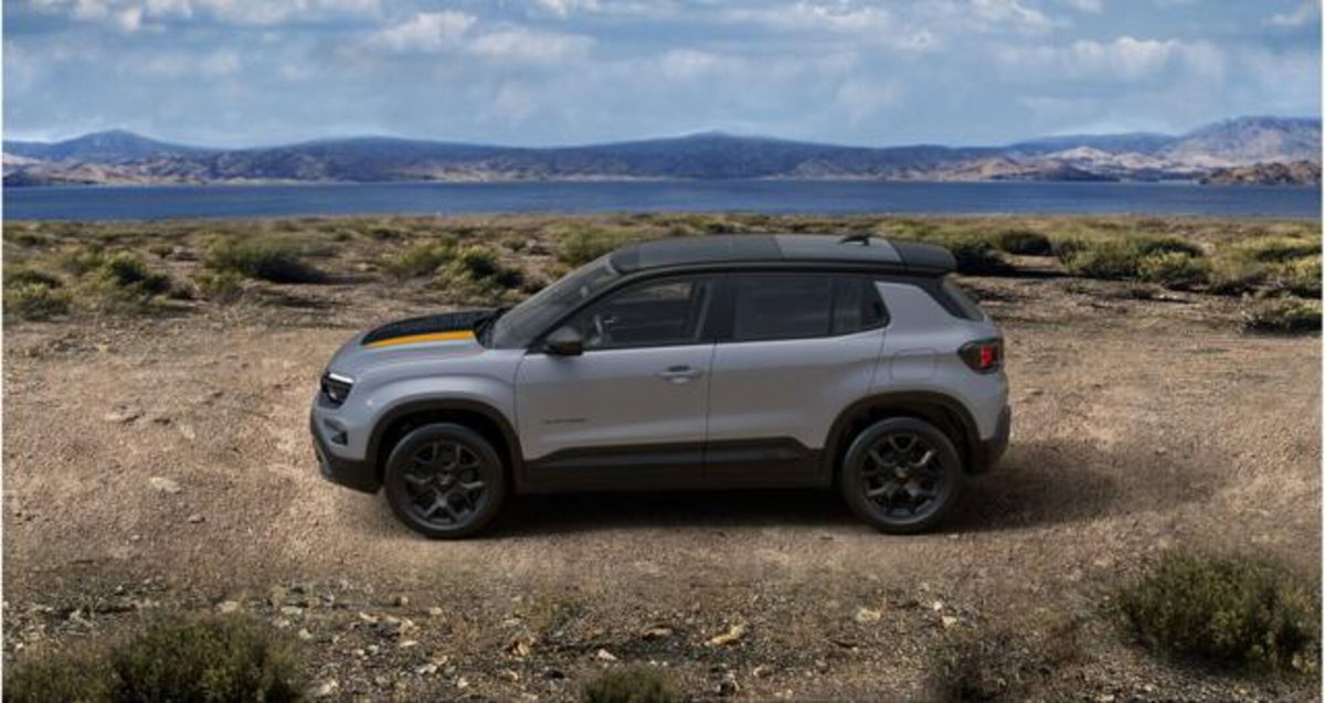 Jeep Avenger 1.2 turbo e-hybrid mhev The North Face 4xe 145cv edct6 (3)