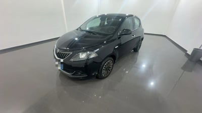 Lancia Ypsilon 1.0 FireFly 5 porte S&S Hybrid Ecochic A. Ferretti usata