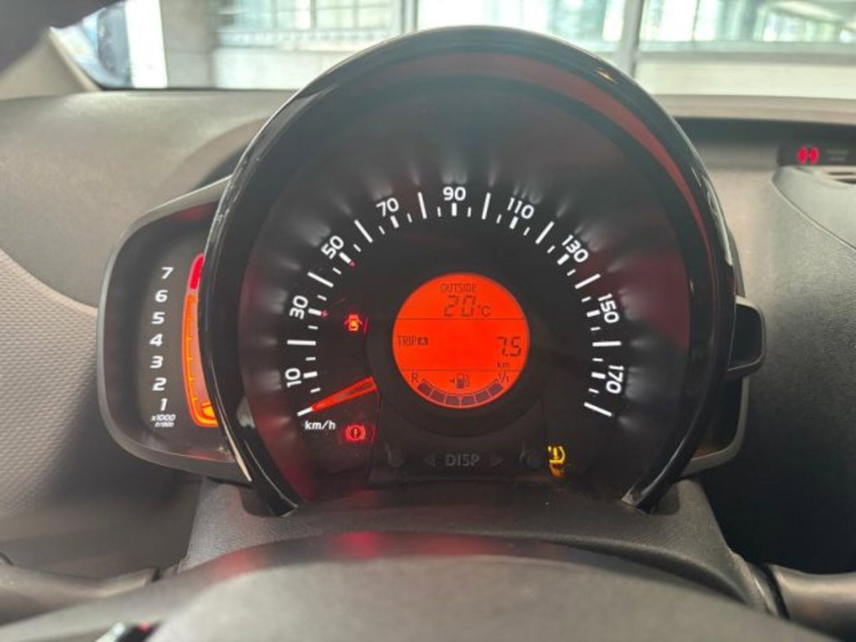 Peugeot 108 72 5 porte Allure (9)