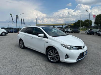 Toyota Auris 1.8 Hybrid Lounge usata