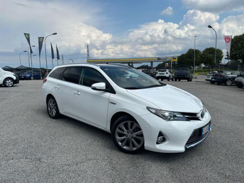 Toyota Auris 1.8 Hybrid Lounge