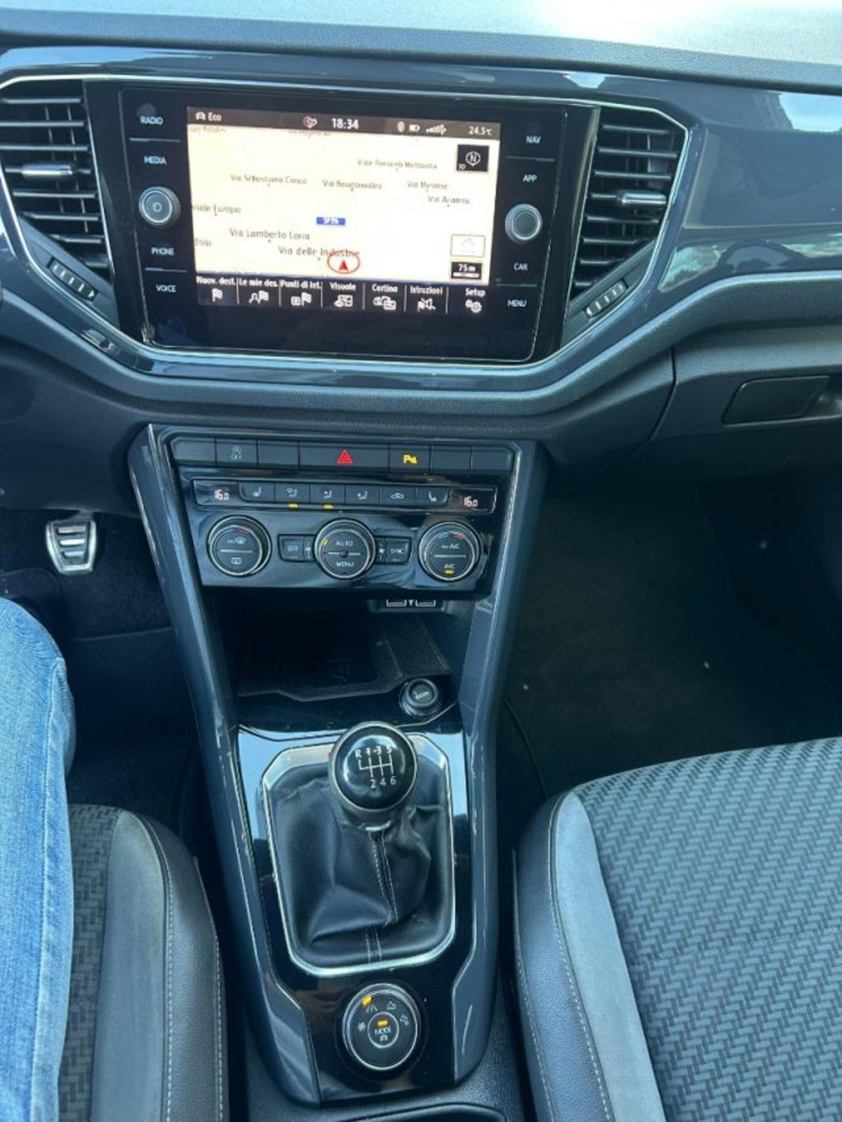 Volkswagen T-Roc 2.0 tdi R-Line 4motion 150cv dsg (12)