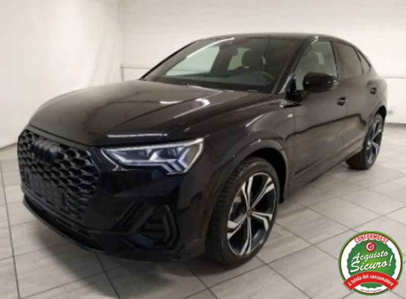 Audi Q3 Sportback 35 2.0 tdi Identity Black s-tronic