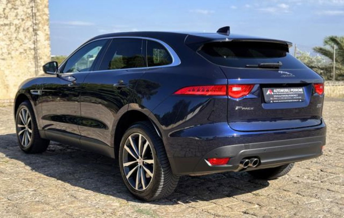 Jaguar F-Pace 2.0 D 180 CV AWD Prestige (12)
