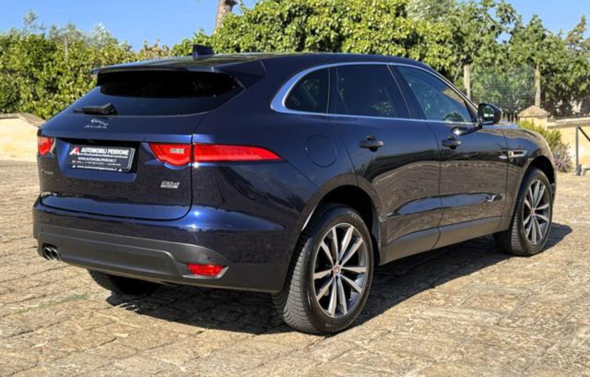 Jaguar F-Pace 2.0 D 180 CV AWD Prestige (14)