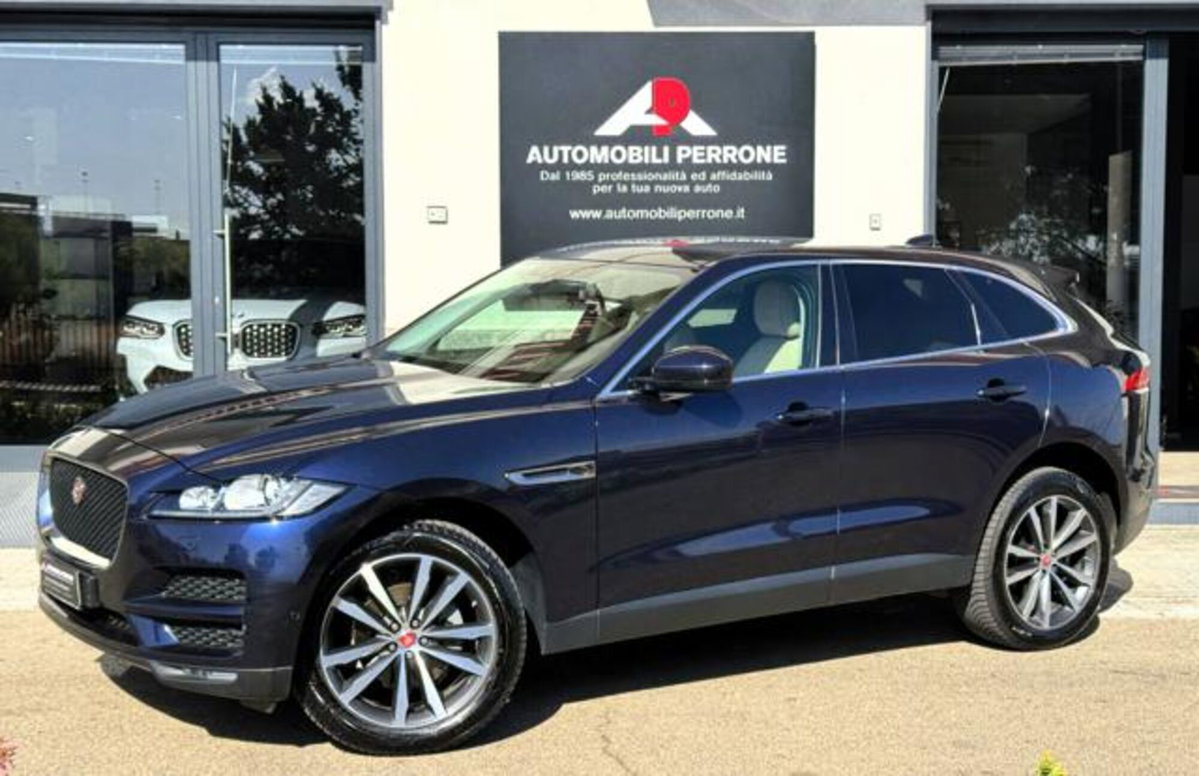 Jaguar F-Pace 2.0 D 180 CV AWD Prestige (4)