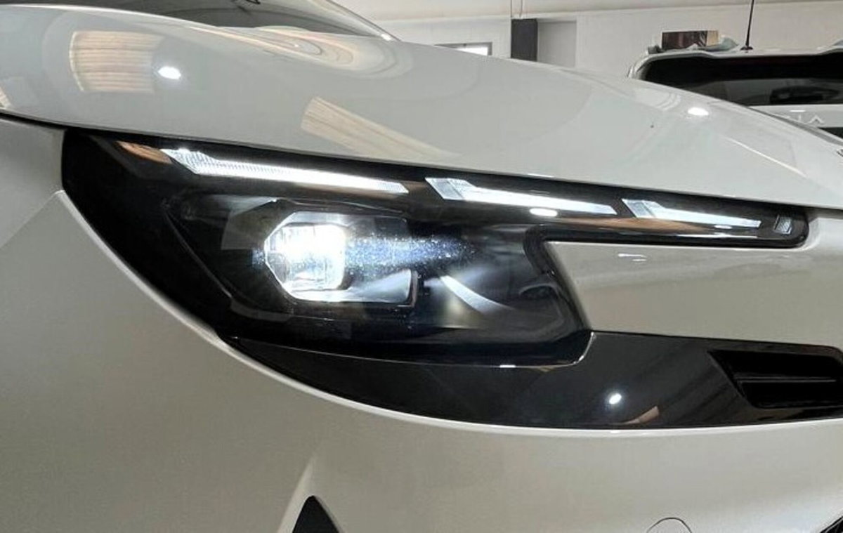Alfa Romeo Junior 1.2 ibrida Speciale 145cv edct6 (13)