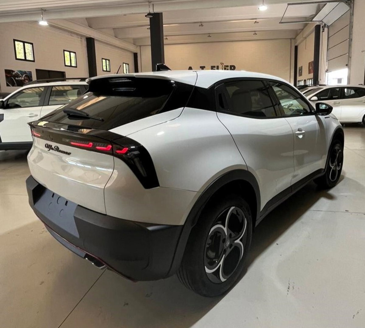 Alfa Romeo Junior 1.2 ibrida Speciale 145cv edct6 (6)