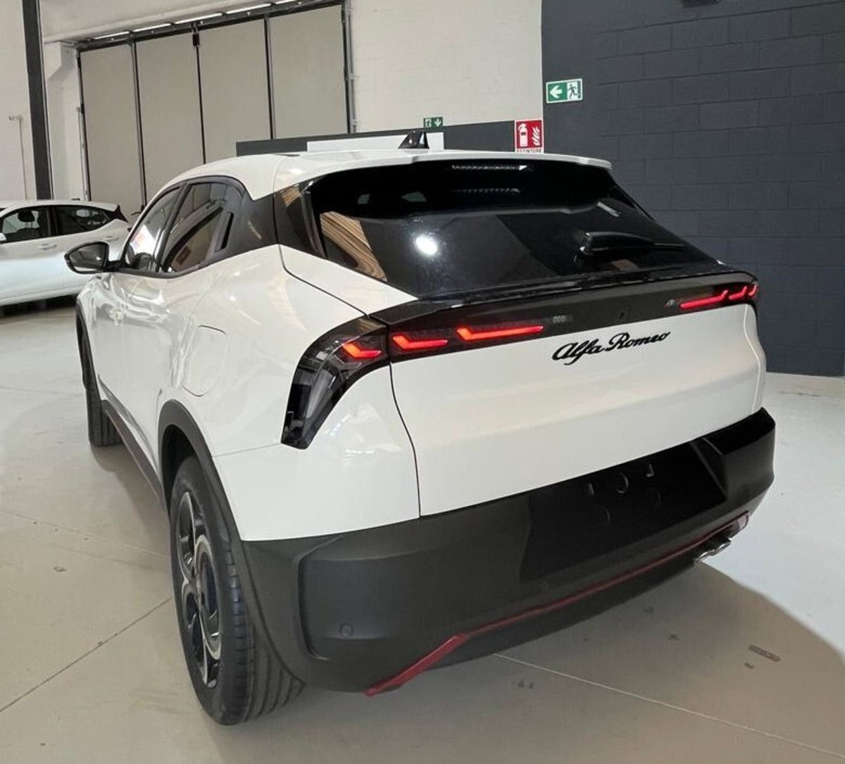 Alfa Romeo Junior 1.2 ibrida Speciale 145cv edct6 (9)