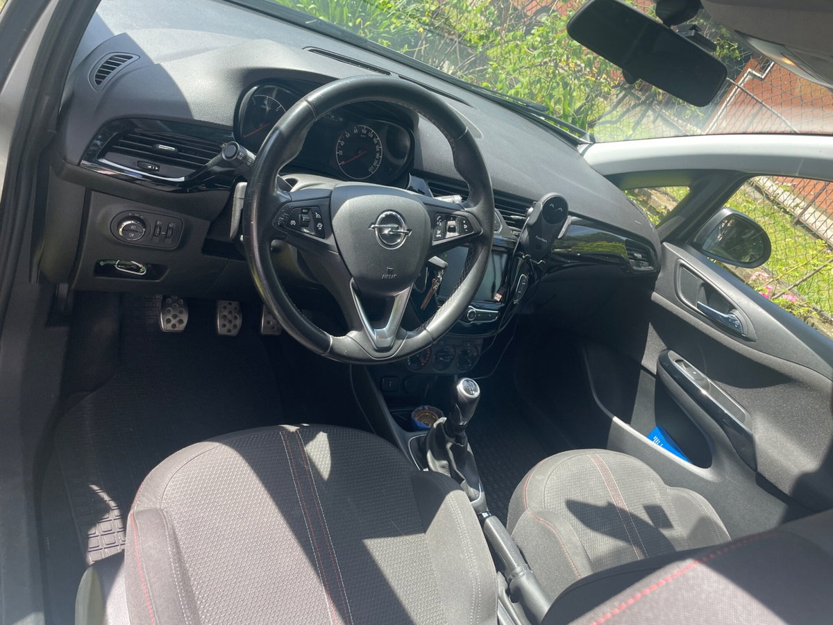 Opel Corsa 1.4 90CV GPL Tech 5 porte Black Edition (11)
