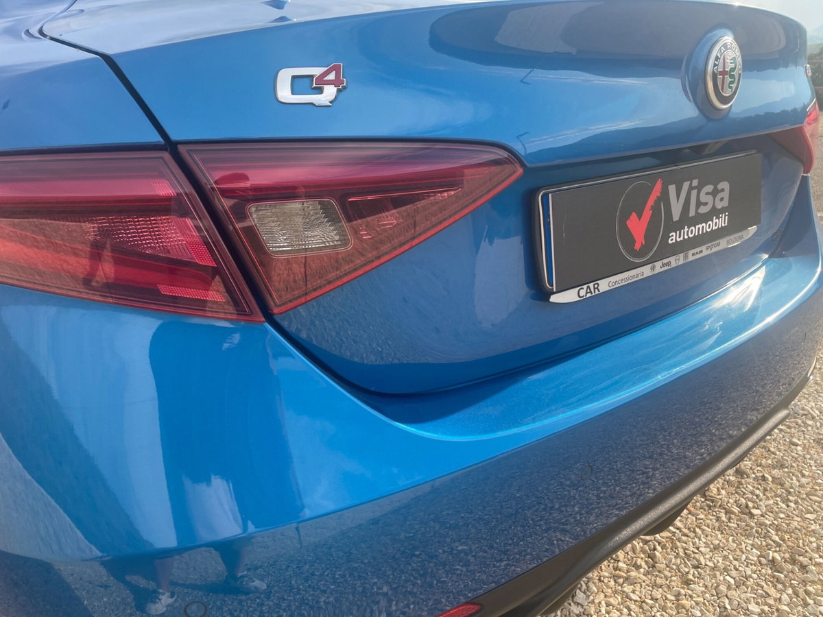 Alfa Romeo Giulia 2.2 Turbodiesel 210 CV AT8 AWD Q4 Veloce (11)