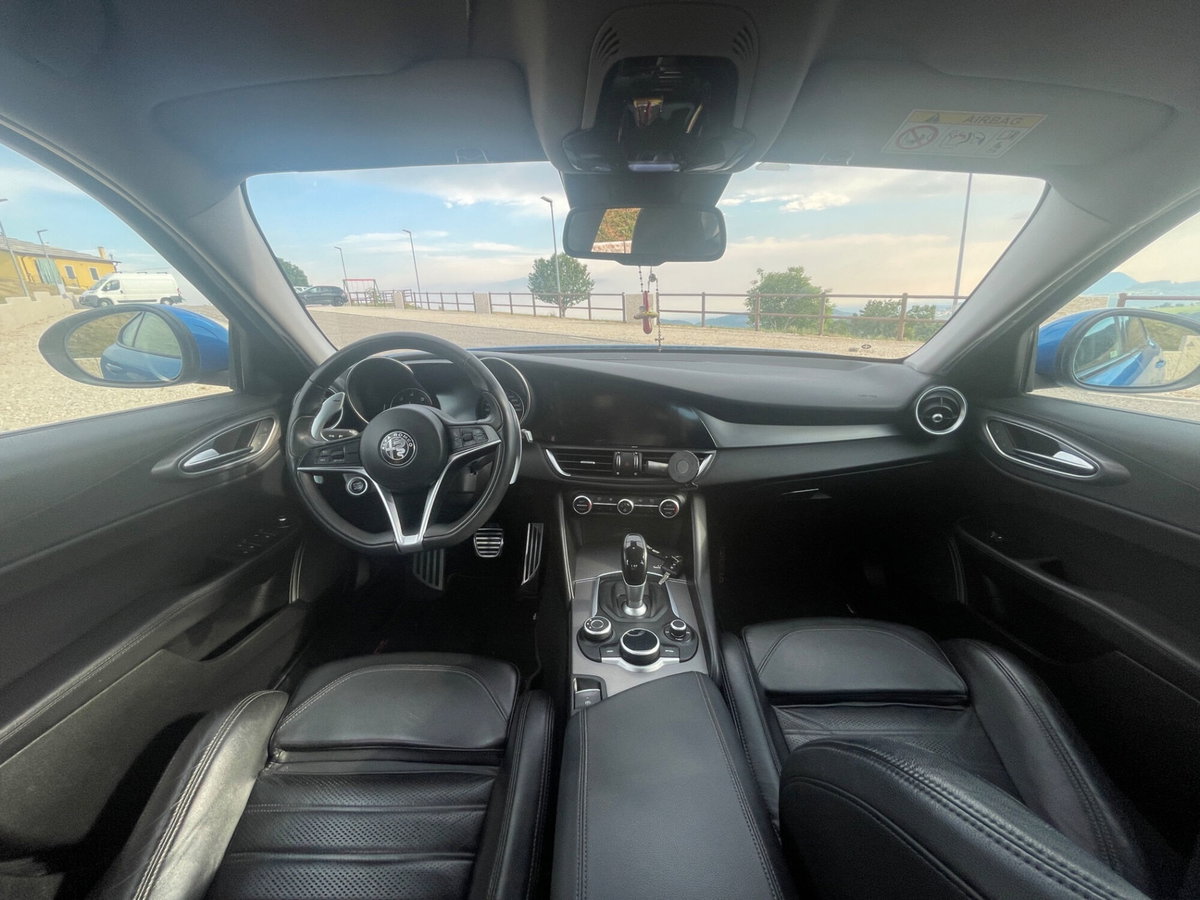 Alfa Romeo Giulia 2.2 Turbodiesel 210 CV AT8 AWD Q4 Veloce (15)