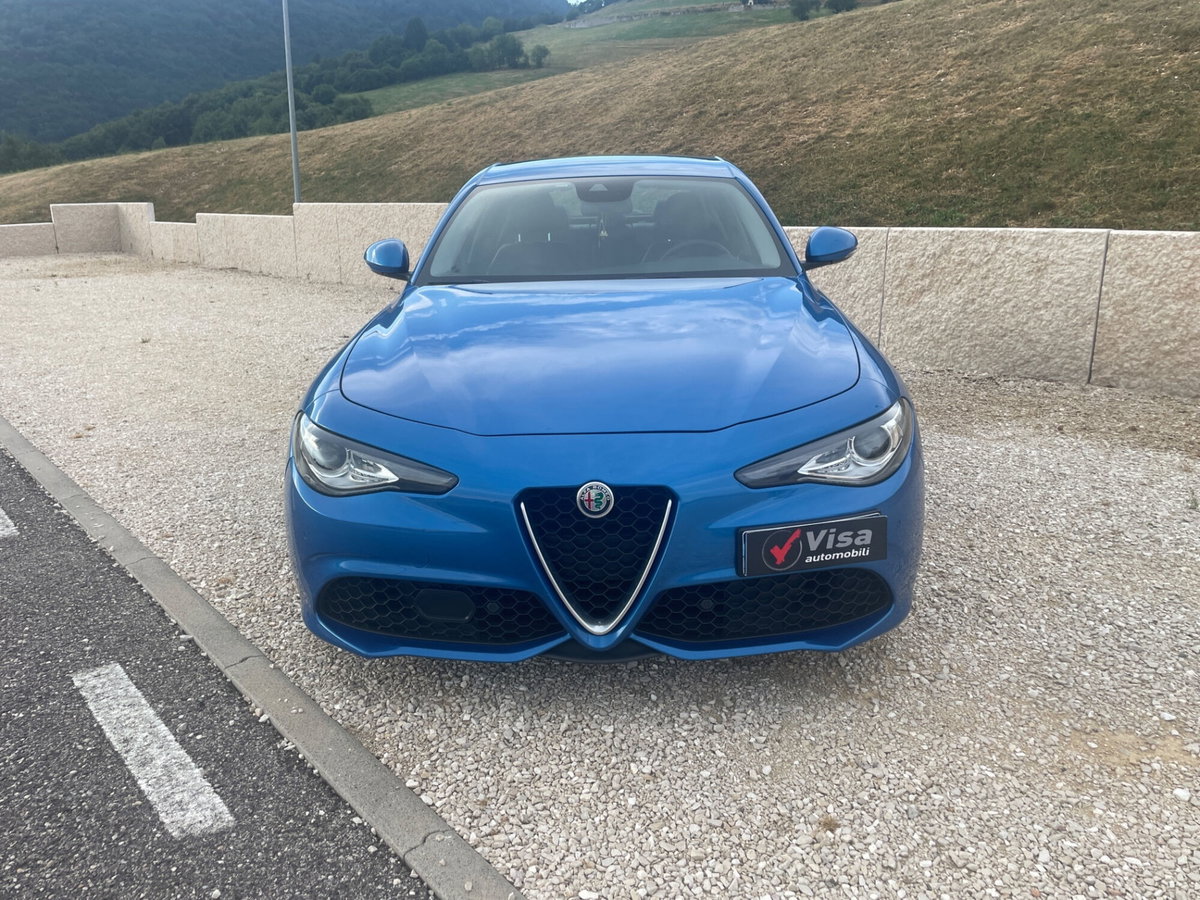 Alfa Romeo Giulia 2.2 Turbodiesel 210 CV AT8 AWD Q4 Veloce (2)