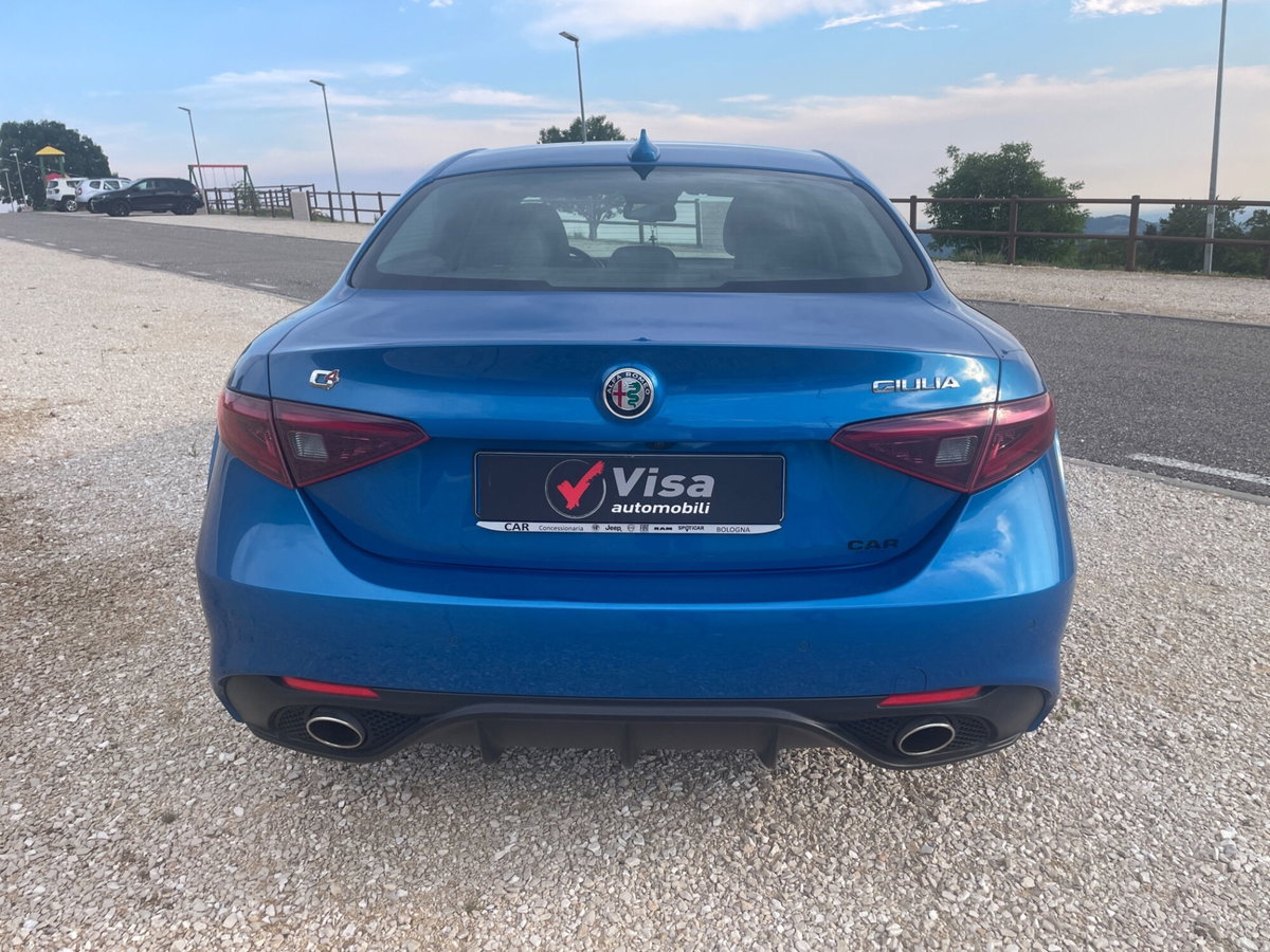 Alfa Romeo Giulia 2.2 Turbodiesel 210 CV AT8 AWD Q4 Veloce (5)