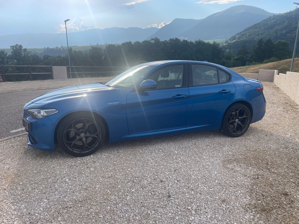 Alfa Romeo Giulia 2.2 Turbodiesel 210 CV AT8 AWD Q4 Veloce (6)