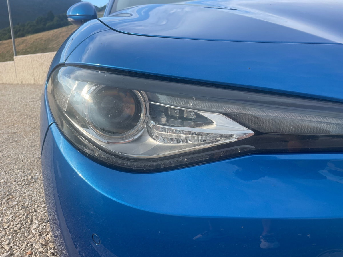 Alfa Romeo Giulia 2.2 Turbodiesel 210 CV AT8 AWD Q4 Veloce (7)