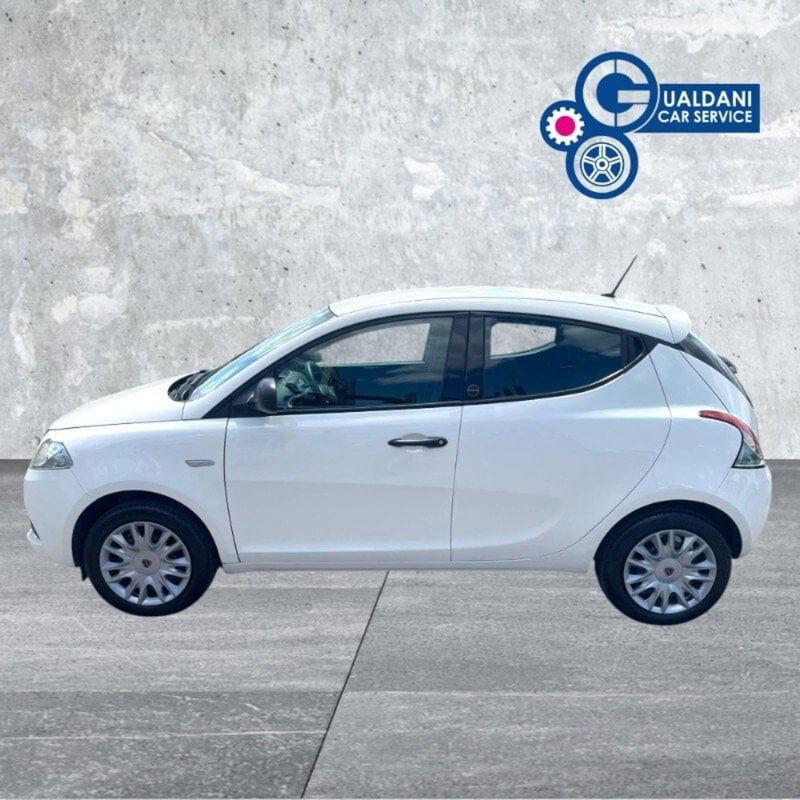 Lancia Ypsilon 1.0 FireFly 5 porte S&S Hybrid Ecochic Silver