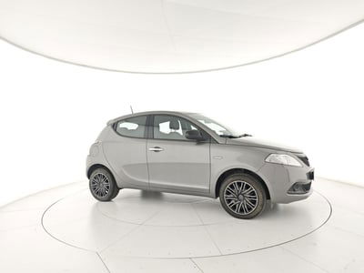 Lancia Ypsilon 1.0 FireFly 5 porte S&S Hybrid Gold Plus nuova