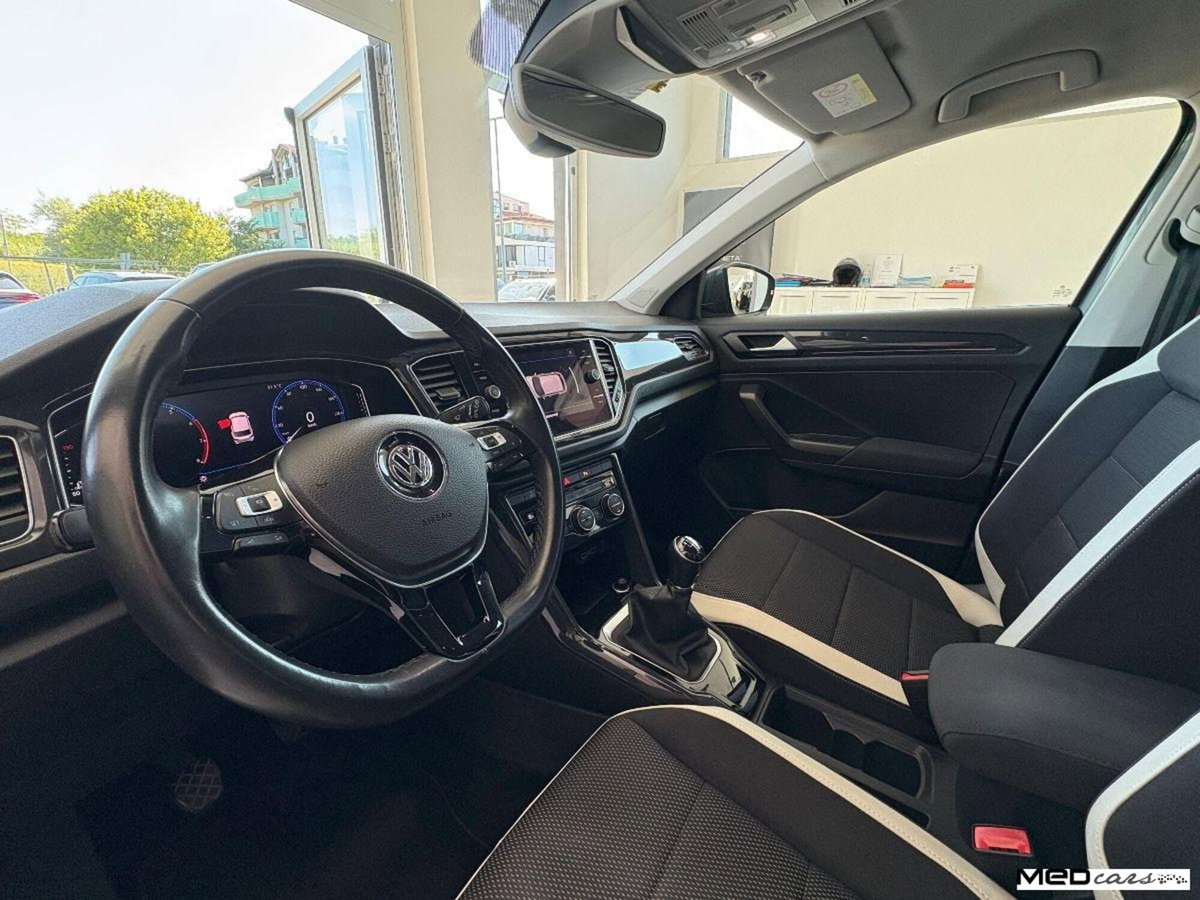 Volkswagen T-Roc 1.0 tsi Style 115cv (13)