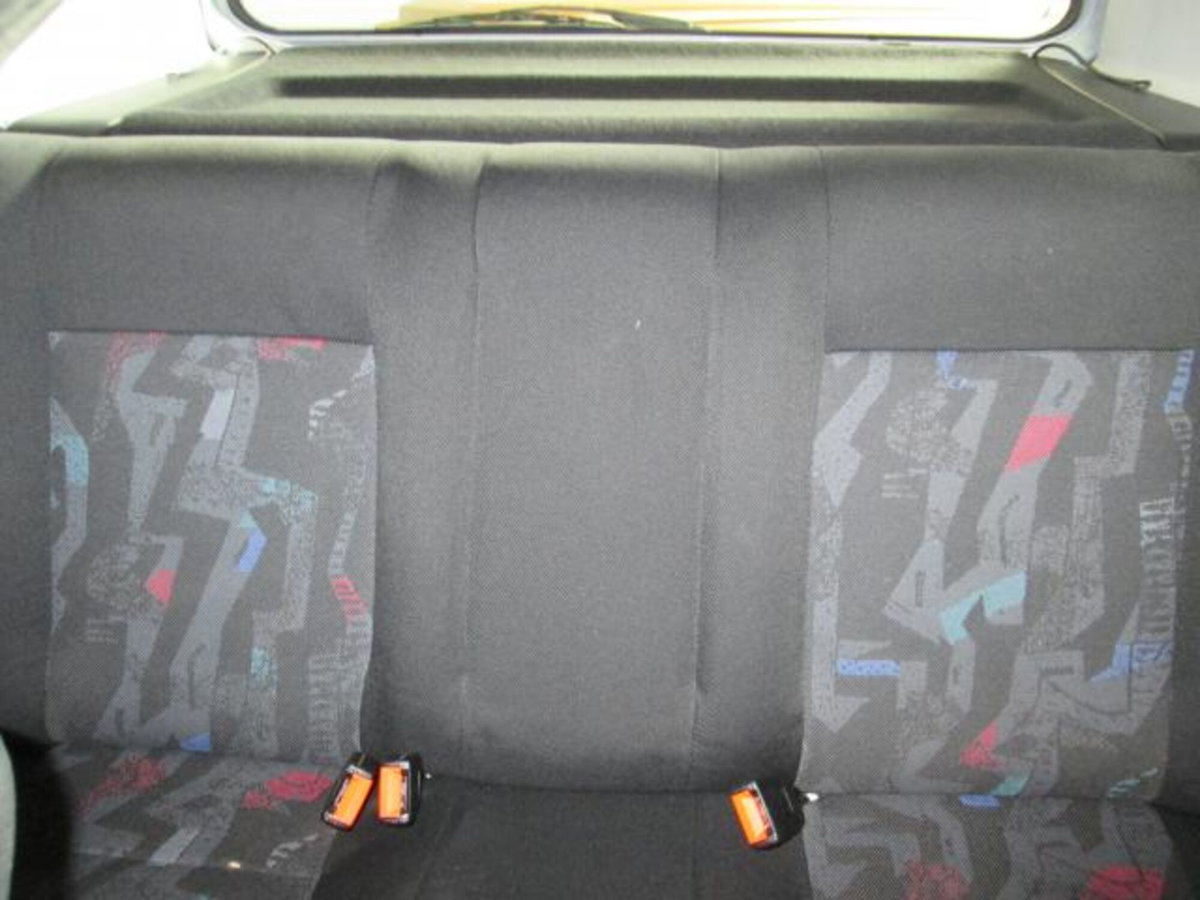 Volkswagen Golf 1.6 cat 3 porte (6)
