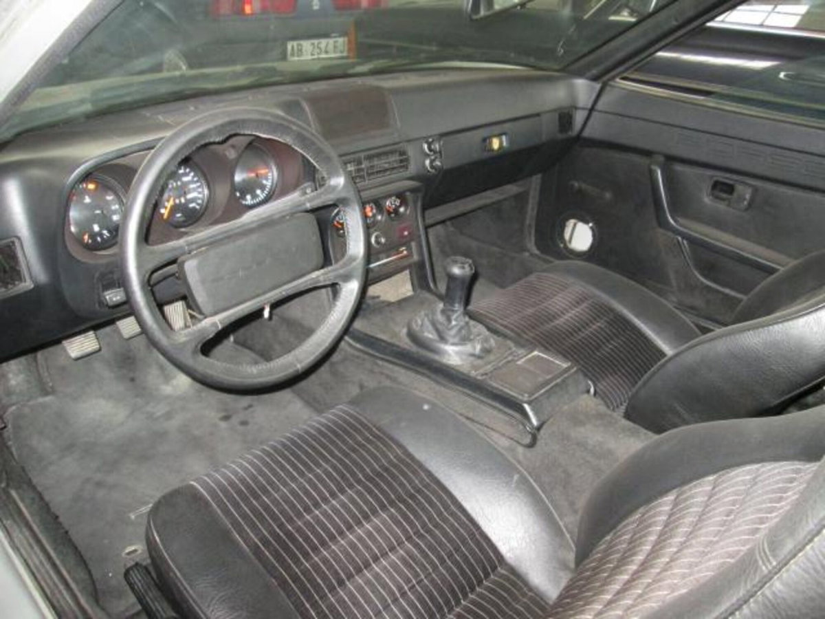 Porsche 924 Coupé 2.0 Turbo (4)
