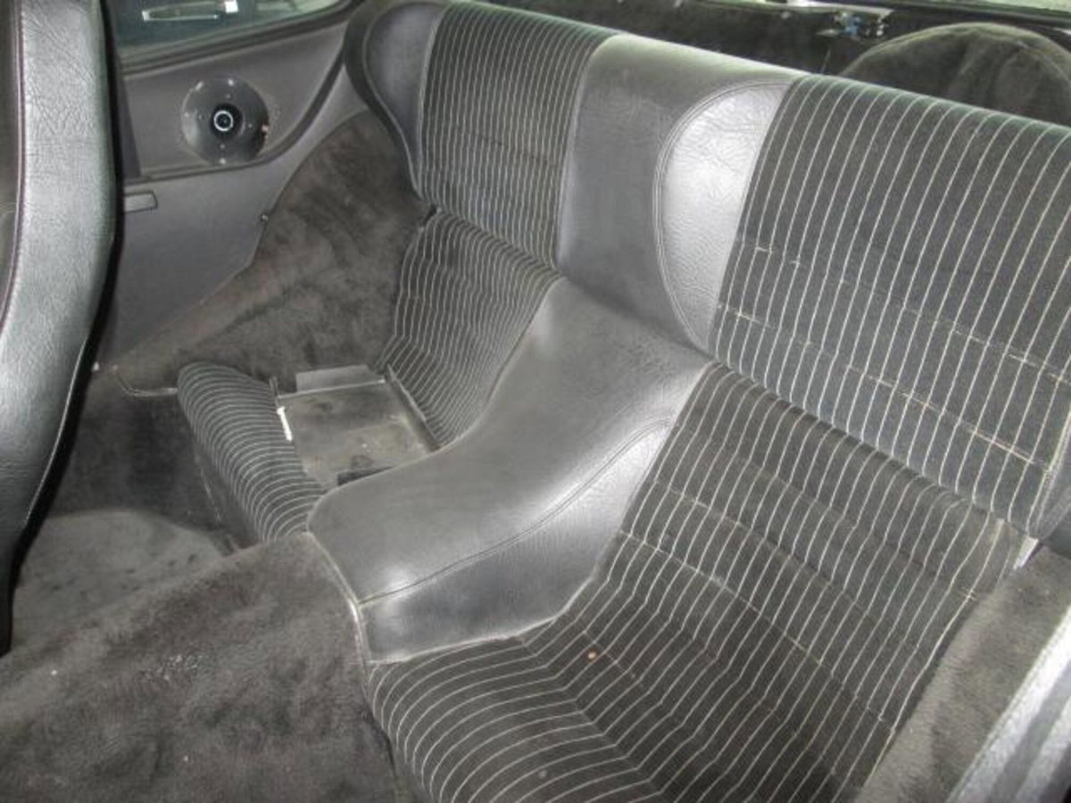 Porsche 924 Coupé 2.0 Turbo (6)