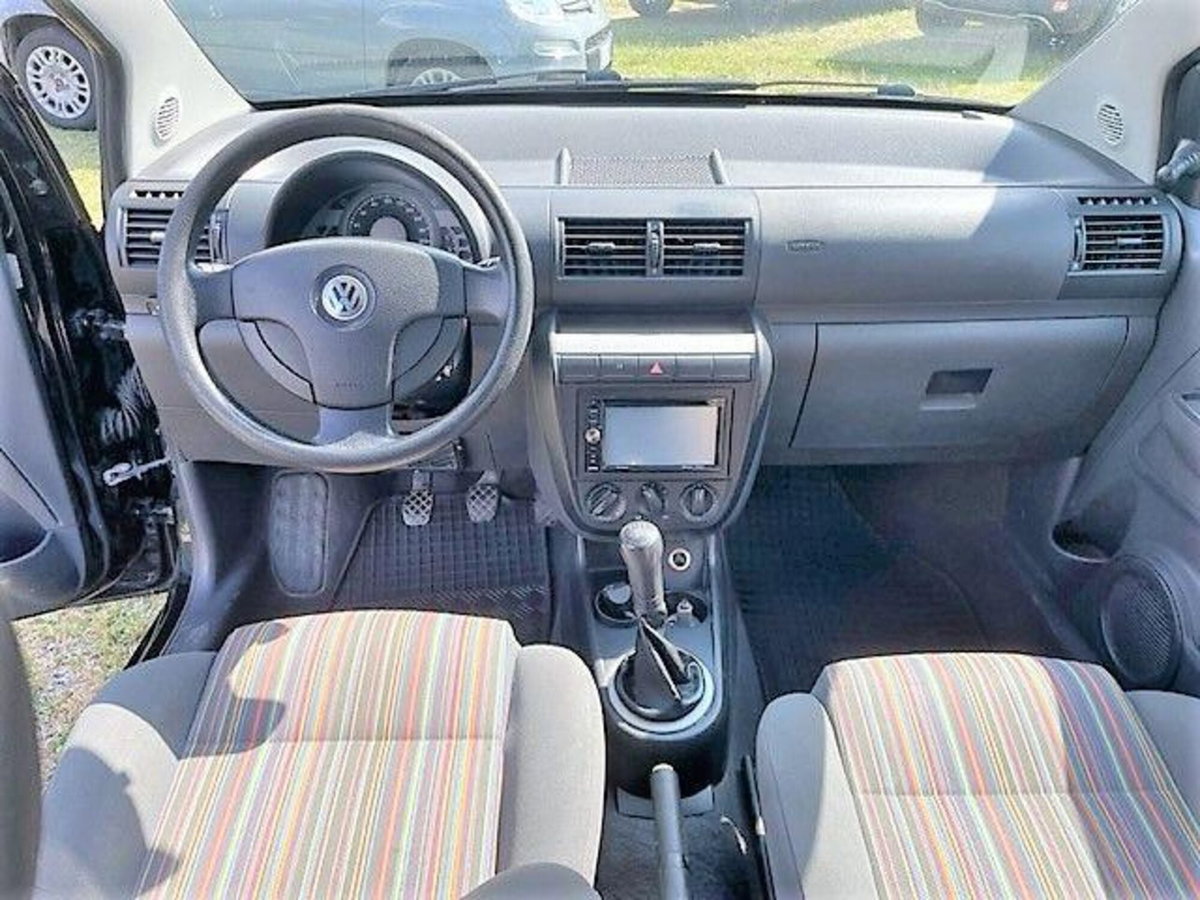 Volkswagen Fox 60CV (10)