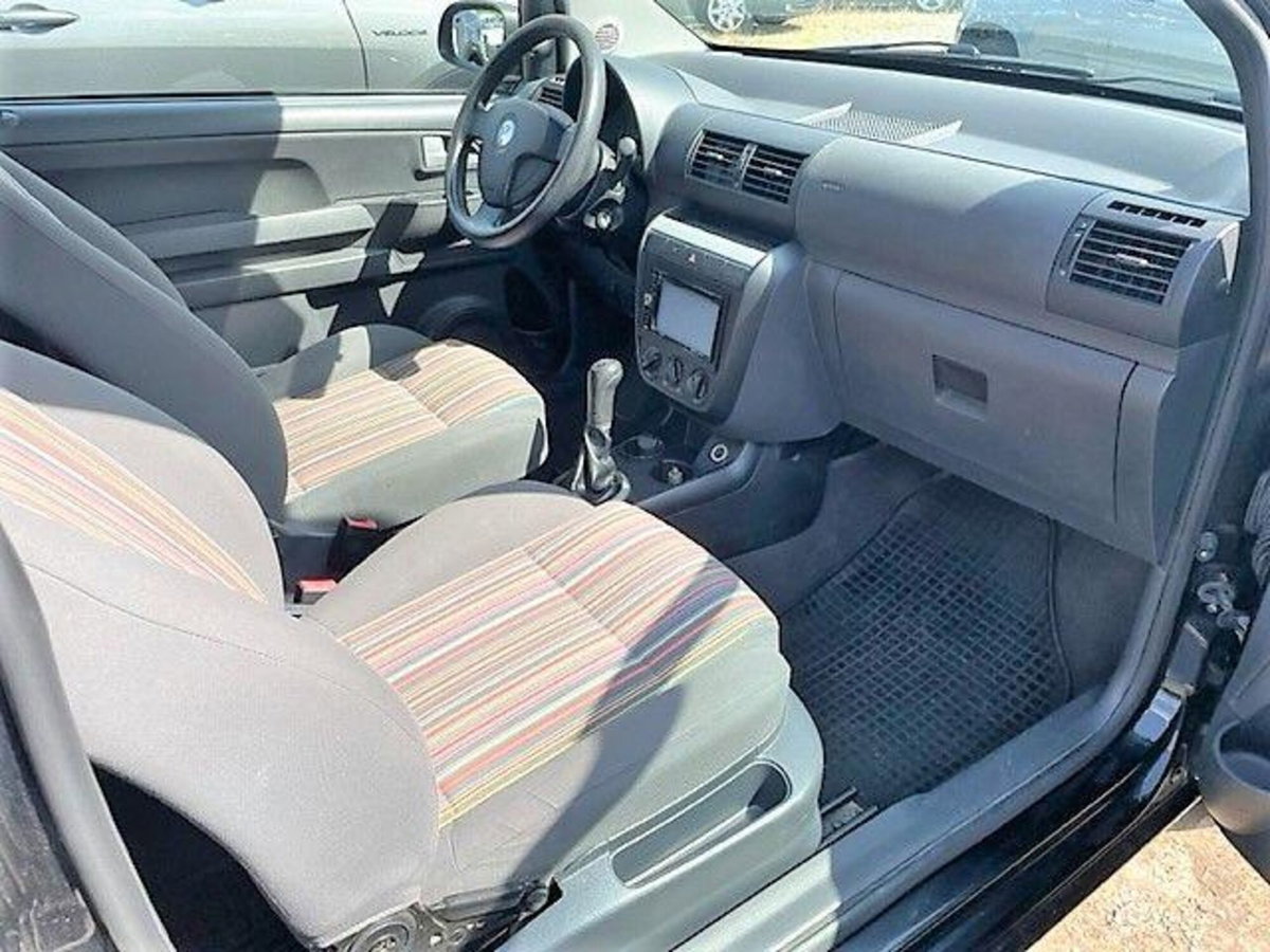Volkswagen Fox 60CV (12)