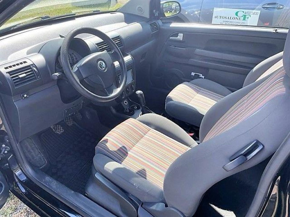 Volkswagen Fox 60CV (9)