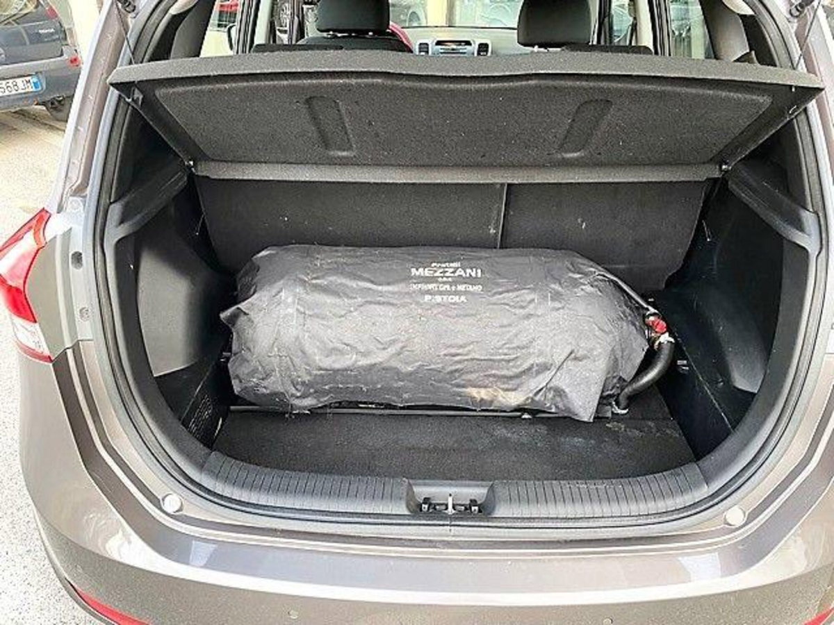 Hyundai ix20 1.4 90 CV Comfort (12)