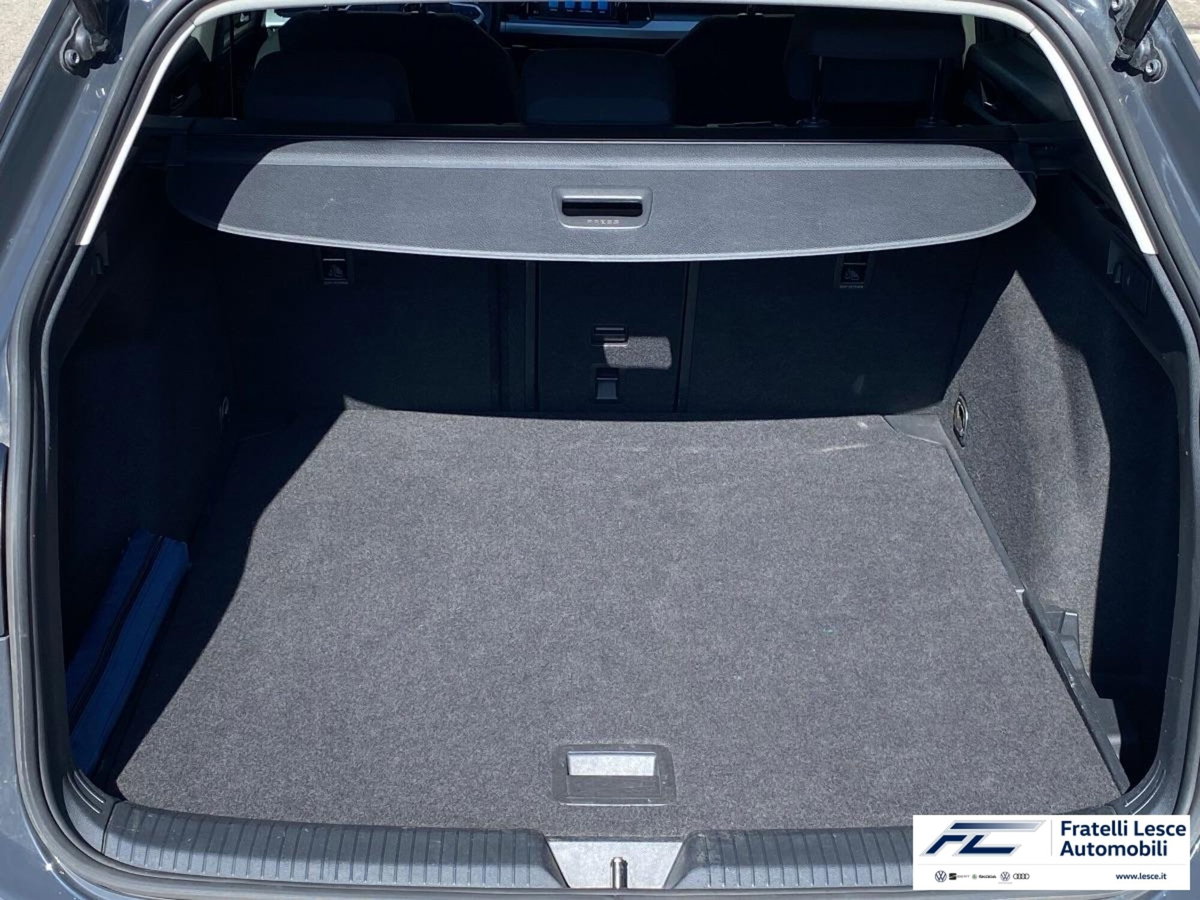 Volkswagen Golf Variant 2.0 tdi Life 115cv (9)