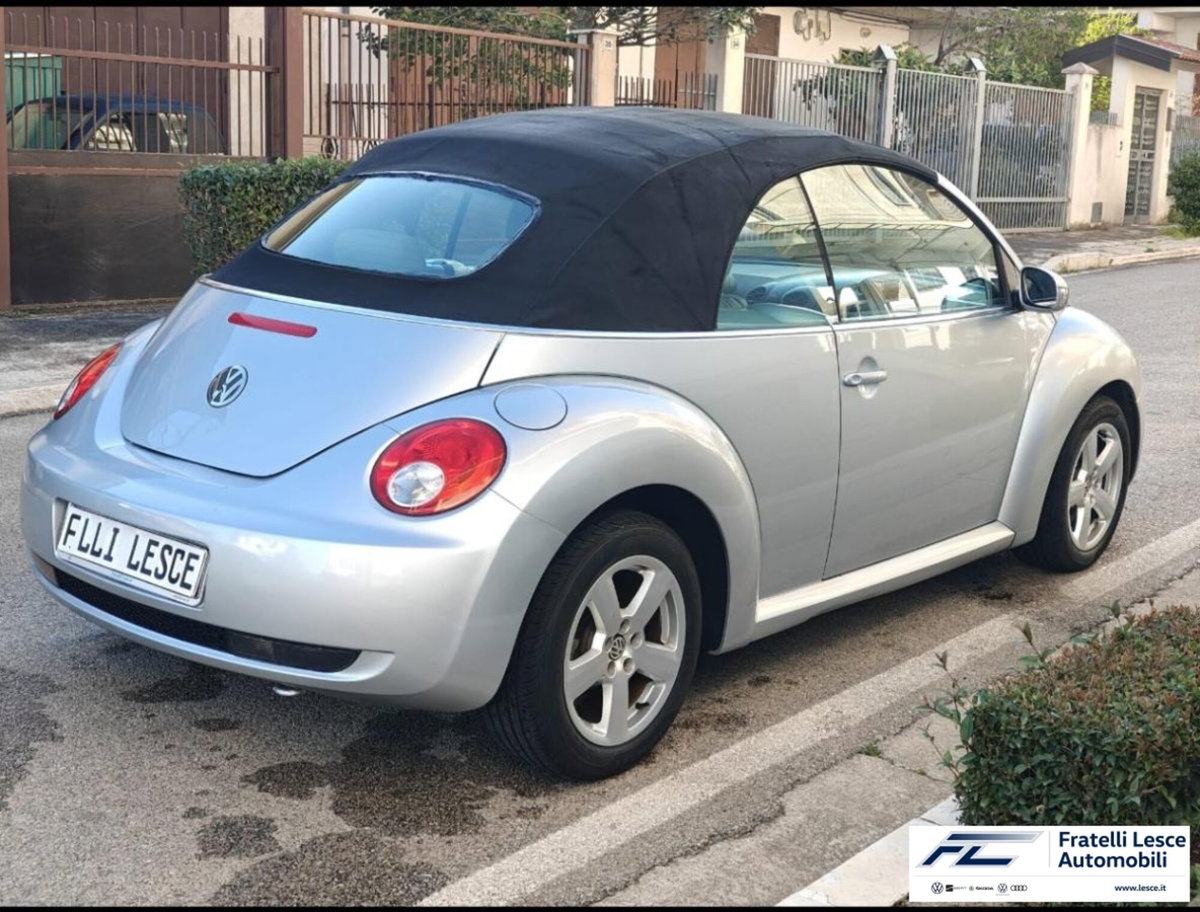 Volkswagen New Beetle Cabrio TDI 105CV (5)