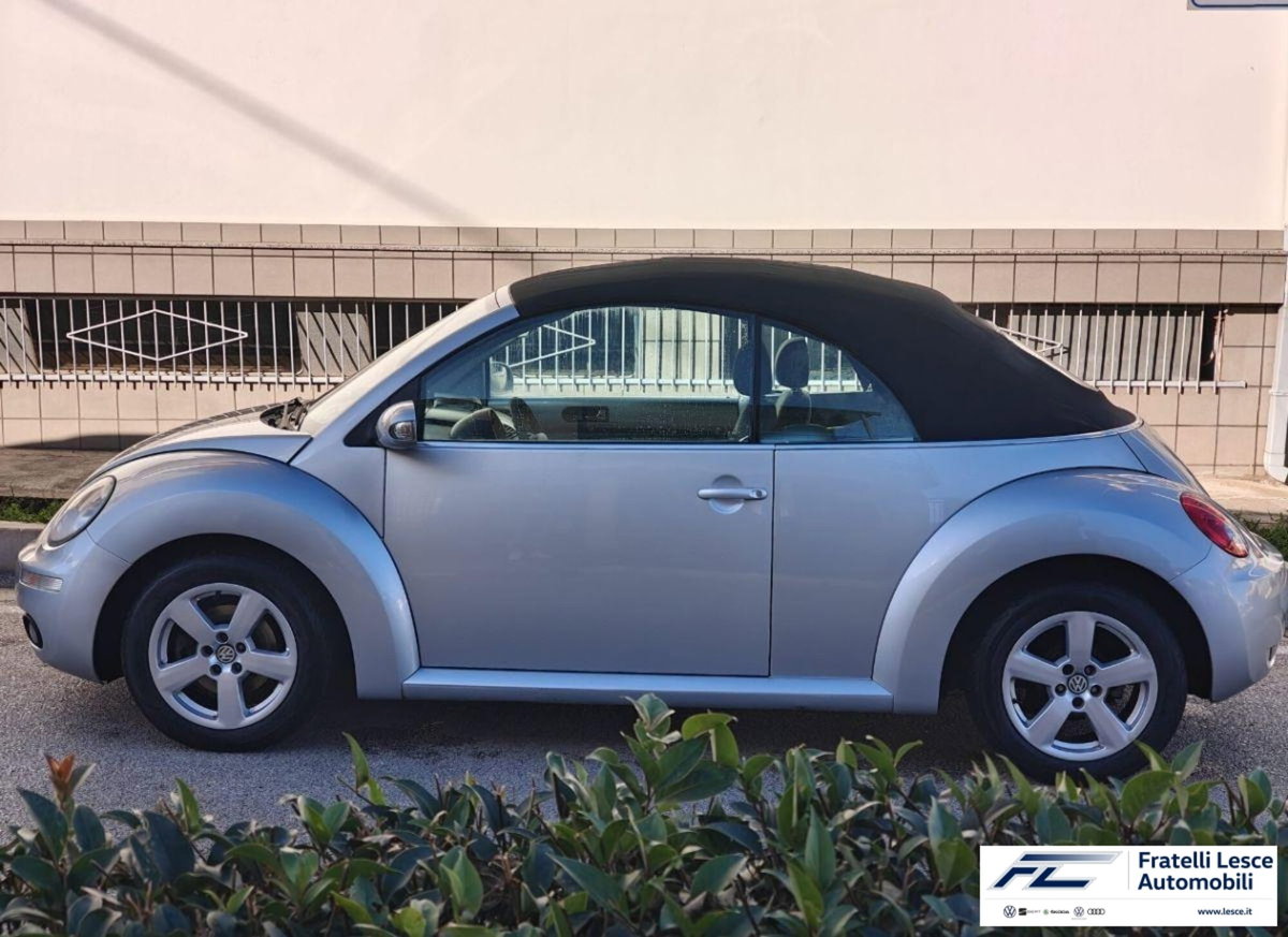 Volkswagen New Beetle Cabrio TDI 105CV (6)