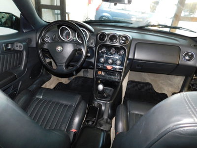 Alfa Romeo Gtv 2.0i 16V Twin Spark cat L (12)