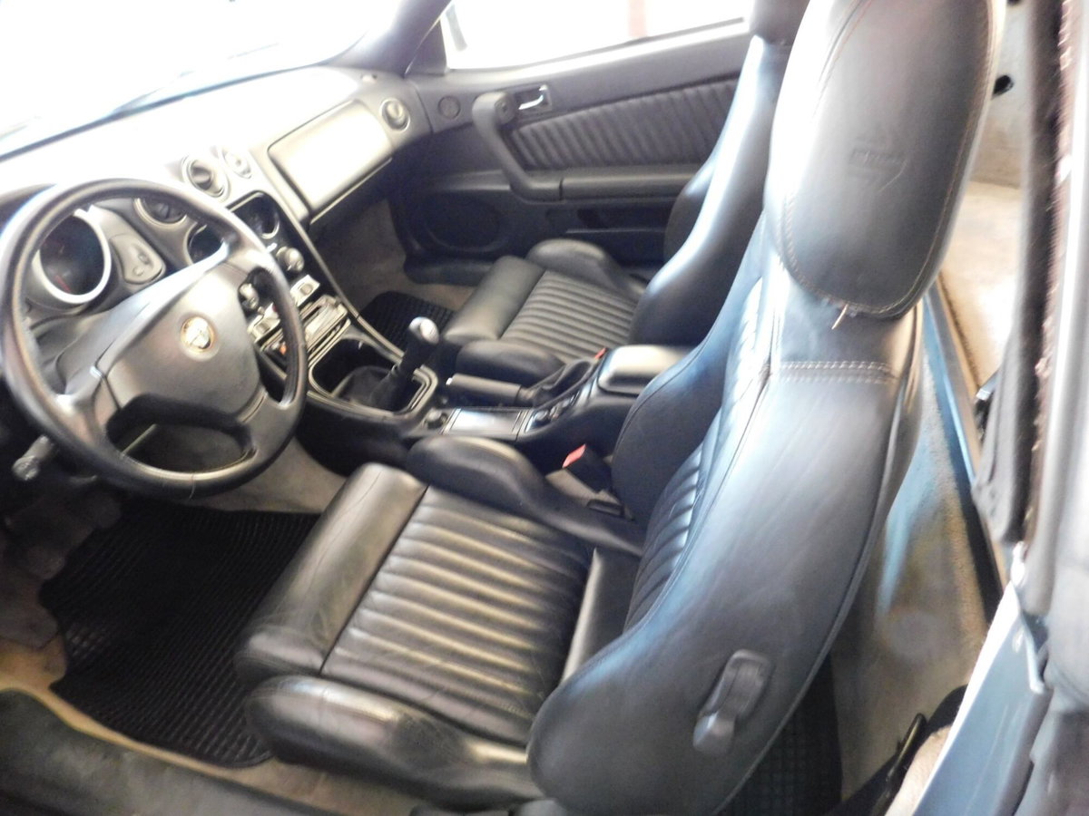 Alfa Romeo Gtv 2.0i 16V Twin Spark cat L (8)