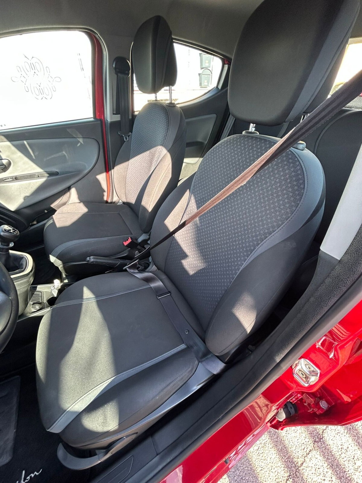 Lancia Ypsilon 1.2 69 CV 5 porte Gold (11)