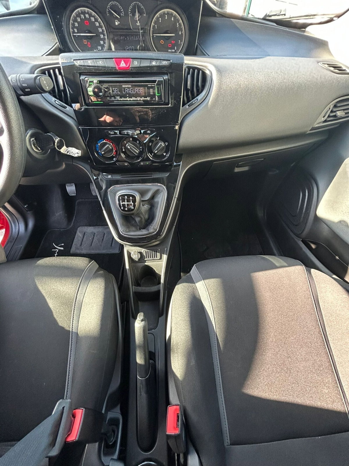 Lancia Ypsilon 1.2 69 CV 5 porte Gold (15)