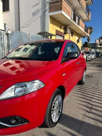 Lancia Ypsilon 1.2 69 CV 5 porte Gold (2)